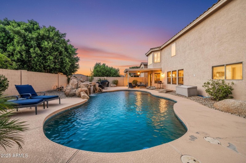 10617 W Daley Ln VT 3