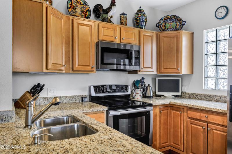 16013 S Desert Foothills Pkwy apt 2117-8