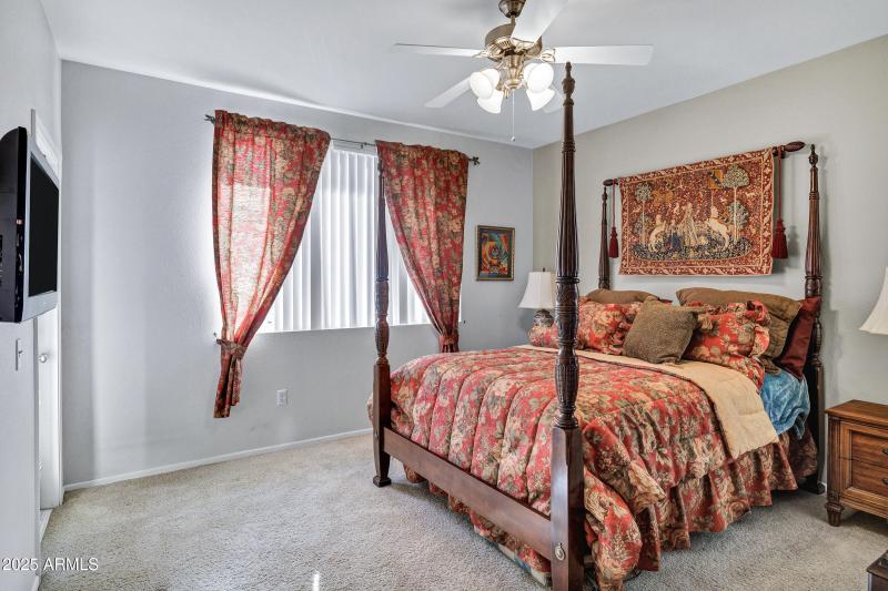 16013 S Desert Foothills Pkwy apt 2117-1