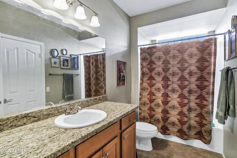 16013 S Desert Foothills Pkwy apt 2117-2