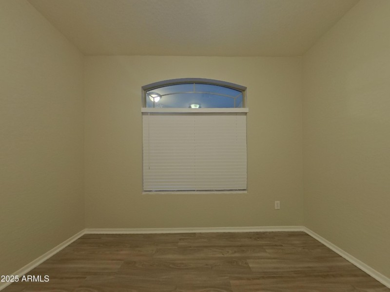 6_pc_pyGKNH2Oc8_UAXKxE37Mt_layout_1