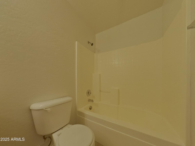 9_pc_iQg1xle0L2_rwlGG7a0bz_layout_0