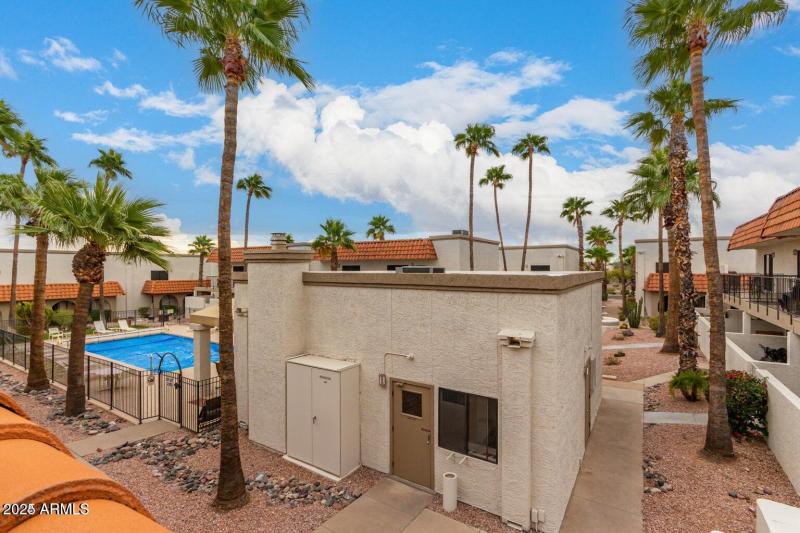 comm laundry room building