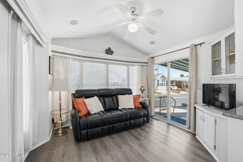 005__111 S Greenfield Rd unit 724