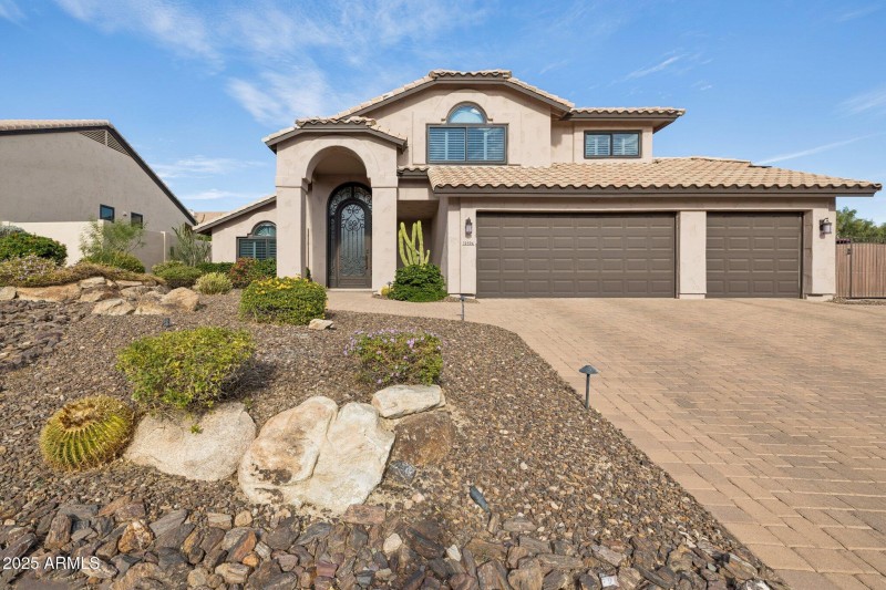 2-web-or-mls-12594-e-poinsettia-dr