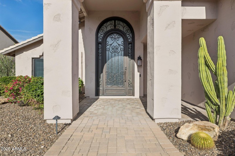 5-web-or-mls-12594-e-poinsettia-dr