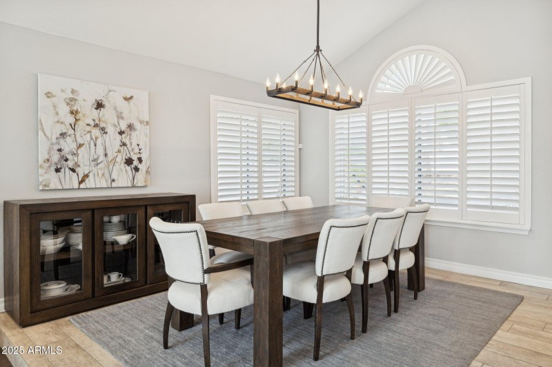 14-web-or-mls-12594-e-poinsettia-dr