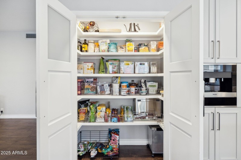 24-web-or-mls-12594-e-poinsettia-dr