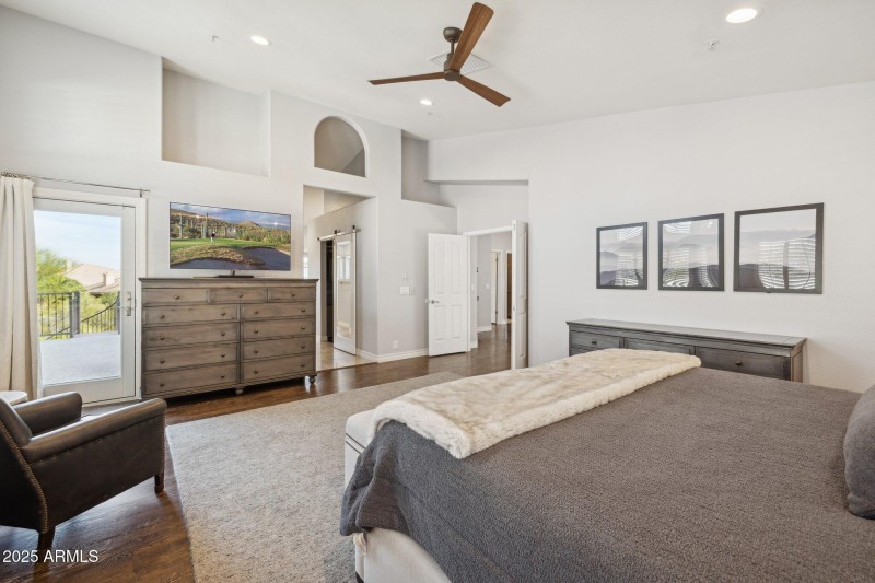 30-web-or-mls-12594-e-poinsettia-dr