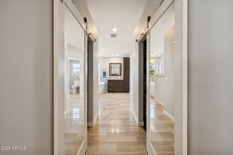 32-web-or-mls-12594-e-poinsettia-dr