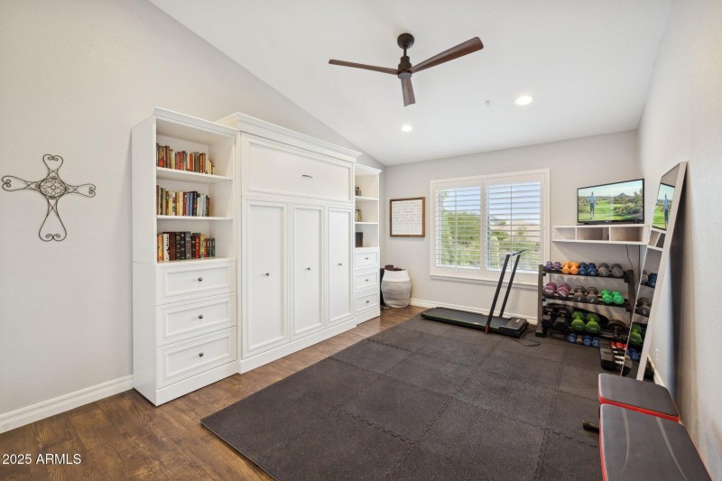 33-web-or-mls-12594-e-poinsettia-dr