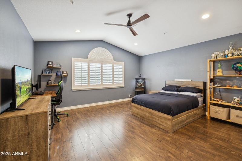 37-web-or-mls-12594-e-poinsettia-dr