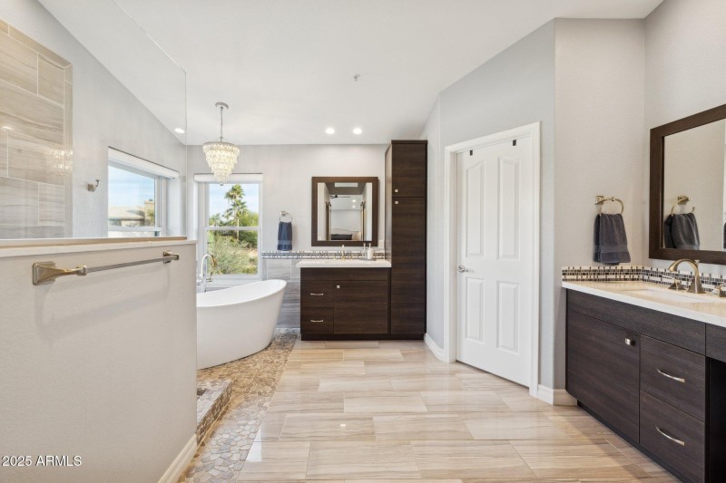 42-web-or-mls-12594-e-poinsettia-dr