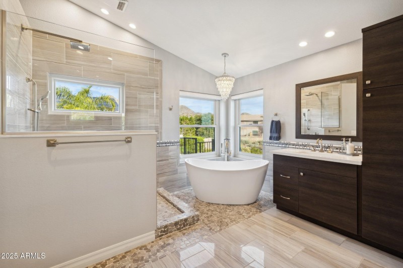 43-web-or-mls-12594-e-poinsettia-dr