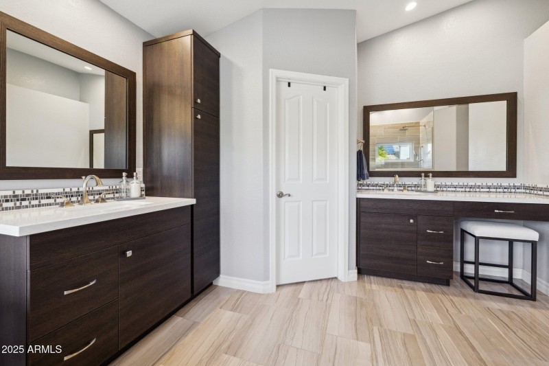 46-web-or-mls-12594-e-poinsettia-dr