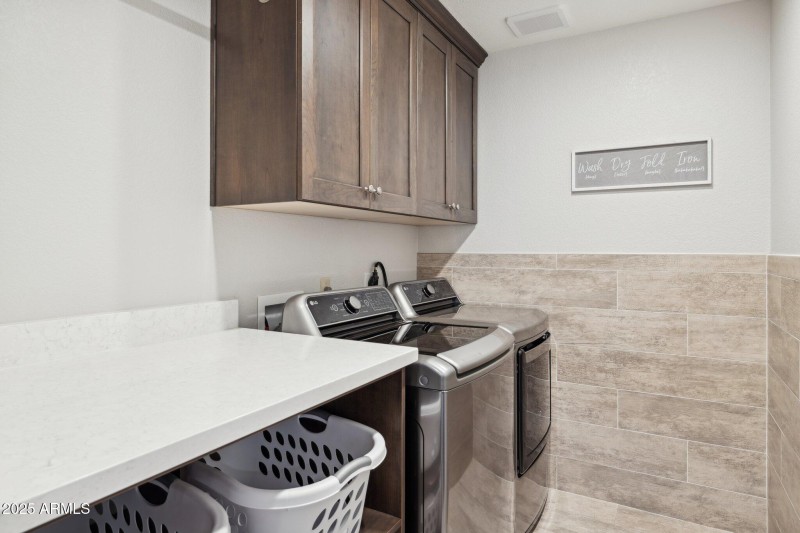 48-web-or-mls-12594-e-poinsettia-dr