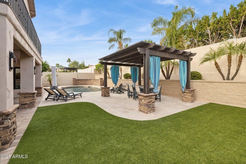 51-web-or-mls-12594-e-poinsettia-dr