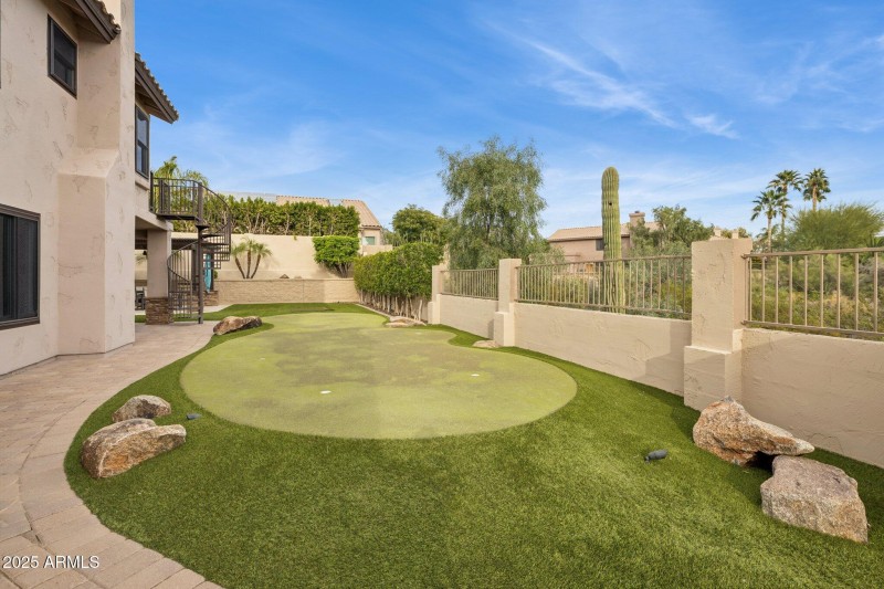 59-web-or-mls-12594-e-poinsettia-dr