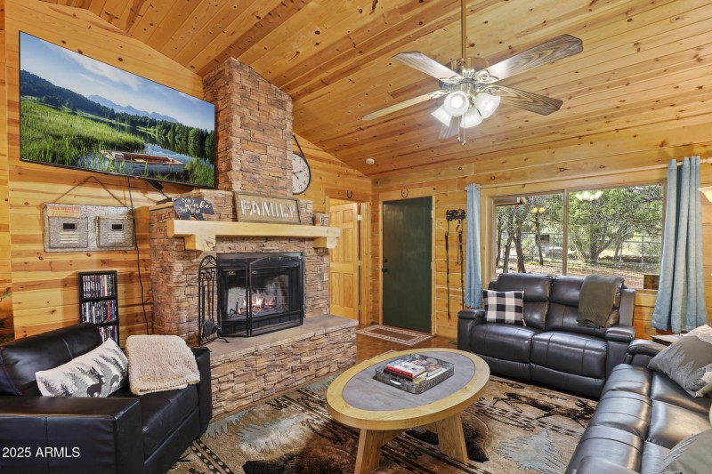 The perfect cabin in the woods!