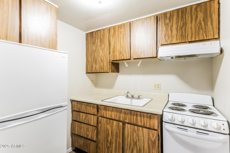 10-photo-Kitchen-5da4a6a8-a318-4e86-976b