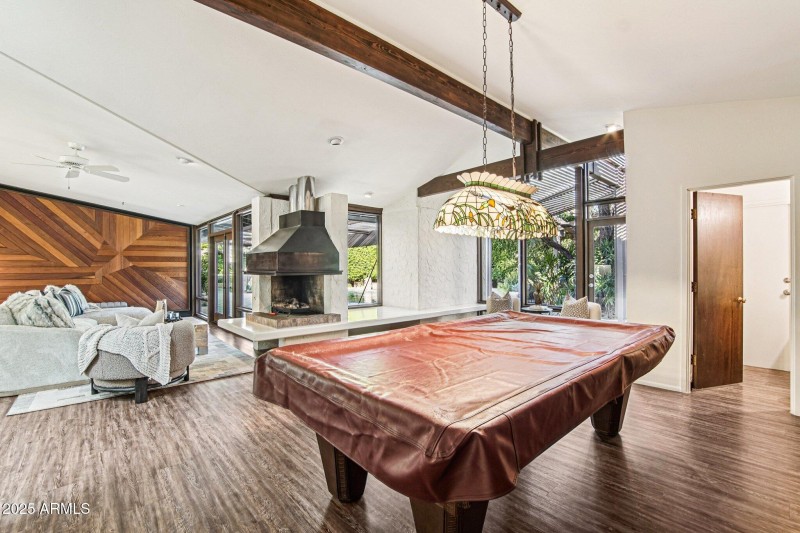 21-web-or-mls-E Glenrosa Ave-S1411-021r