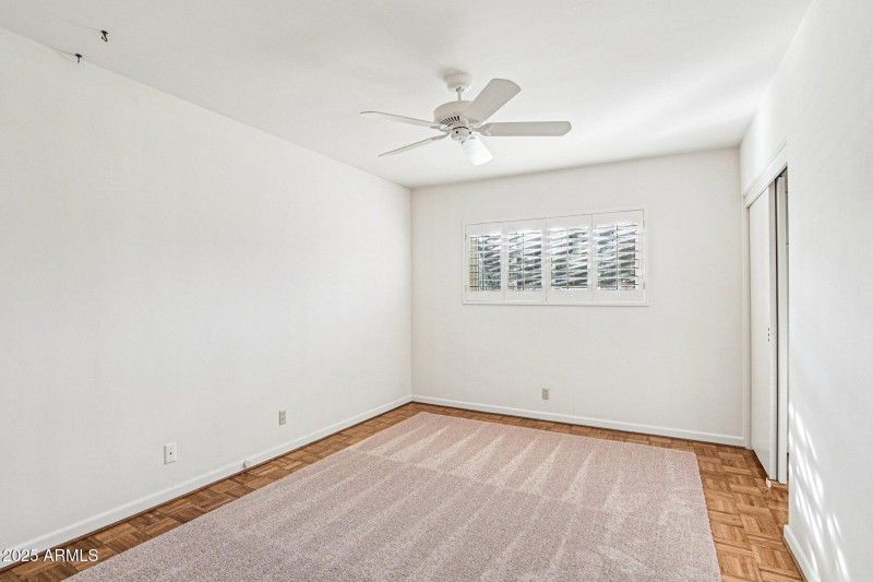 28-web-or-mls-E Glenrosa Ave-S1411-028r