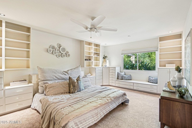 30-web-or-mls-E Glenrosa Ave-S1411-030r