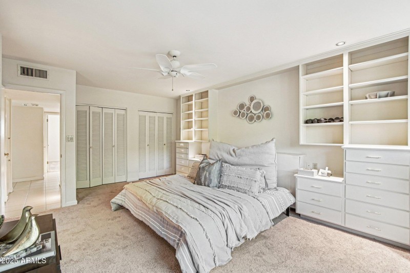 32-web-or-mls-E Glenrosa Ave-S1411-032r