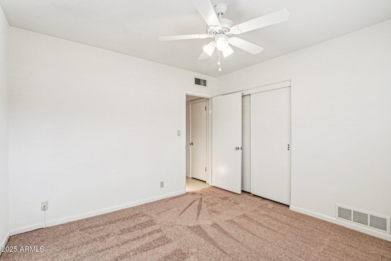 36-web-or-mls-E Glenrosa Ave-S1411-036r