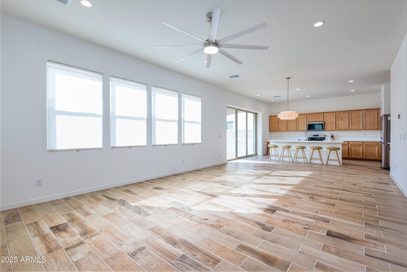 013_photo13_10147_e_thunderbolt_ave_mesa