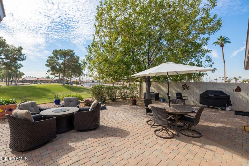 15155 W Robson Cir N patio loking at GC