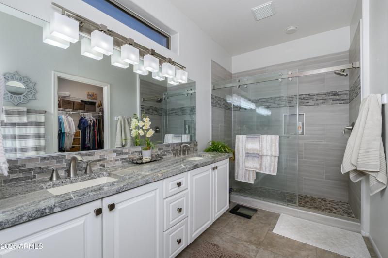 Primary Bath W/Dbl Sinks