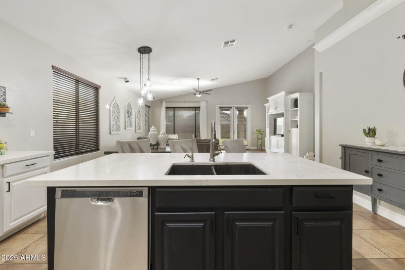 28-web-or-mls-_TM_9531