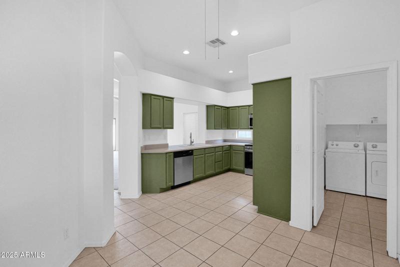 Kitchen Eating Area