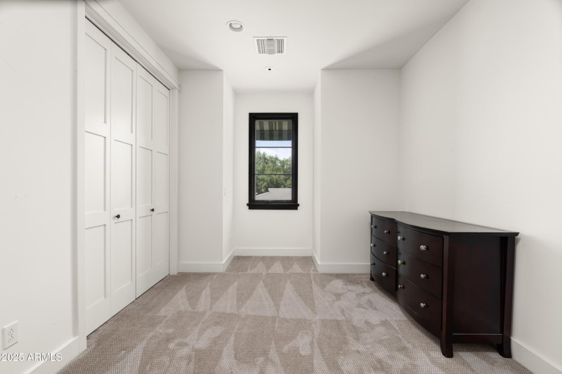 34-4901 E Amelia Ave (34 of 41)