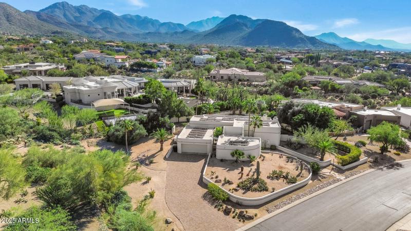 9447 E Calle De Valle Dr-large-006-008-9