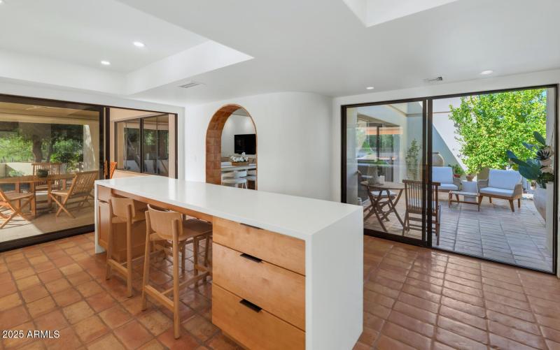 9447 E Calle De Valle Dr-large-016-014-9