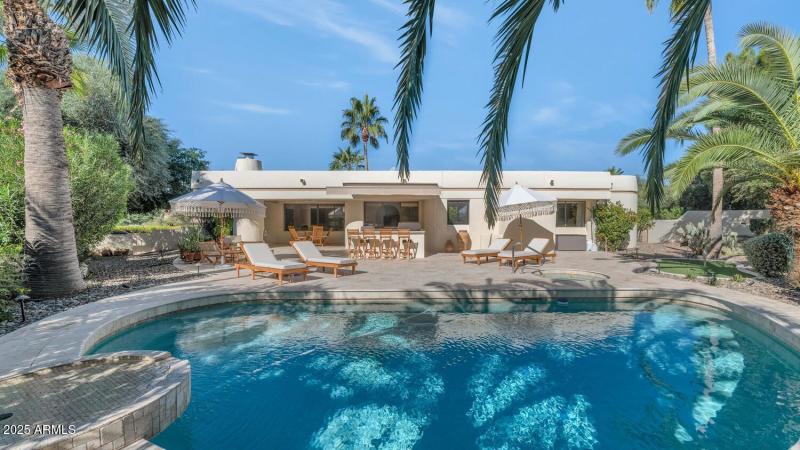 9447 E Calle De Valle Dr-large-027-024-9