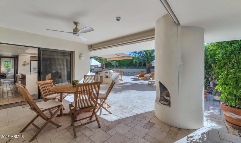 9447 E Calle De Valle Dr-large-028-033-9