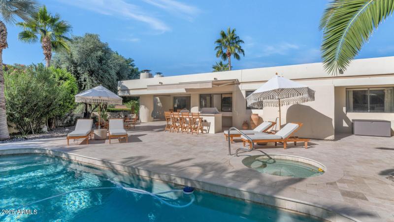 9447 E Calle De Valle Dr-large-032-035-9