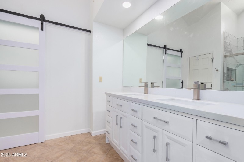 15 - Forest Hills 816