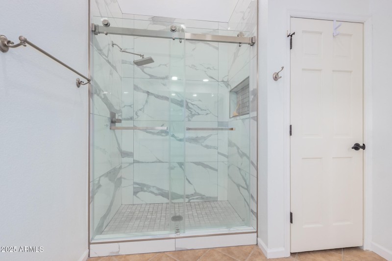 16 - Forest Hills 816