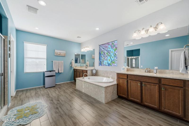 034__21256 E Waverly Dr