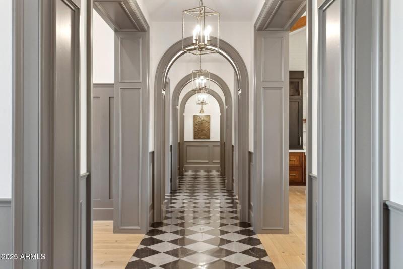 Entry/Hallway