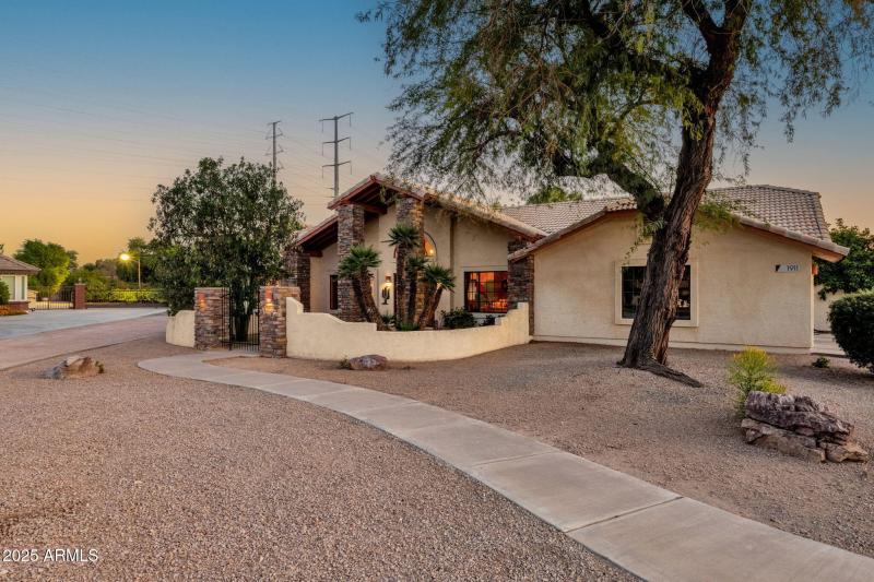 4-web-or-mls-1911-e-bruce-ave