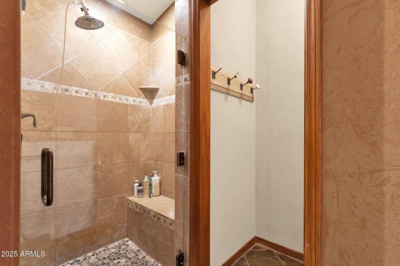 32-web-or-mls-1911-e-bruce-ave