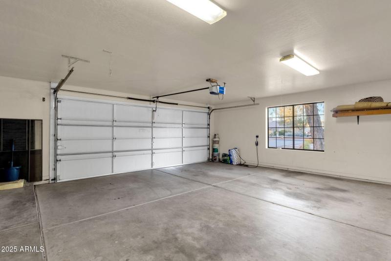 41-web-or-mls-1911-e-bruce-ave