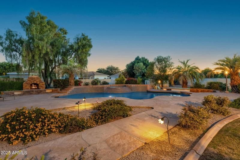 49-web-or-mls-1911-e-bruce-ave