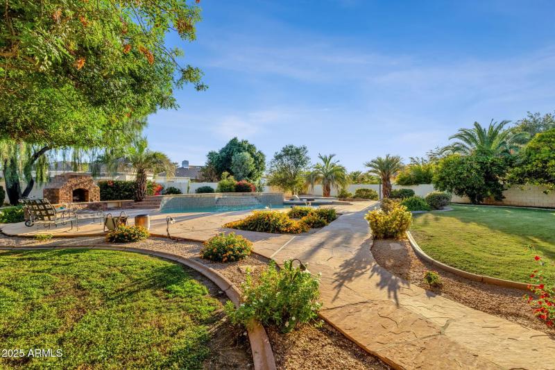 81-web-or-mls-1911-e-bruce-ave