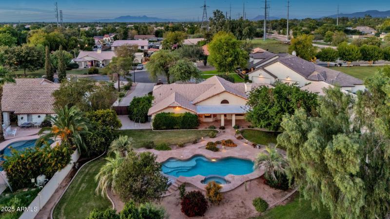 114-web-or-mls-1911-e-bruce-ave